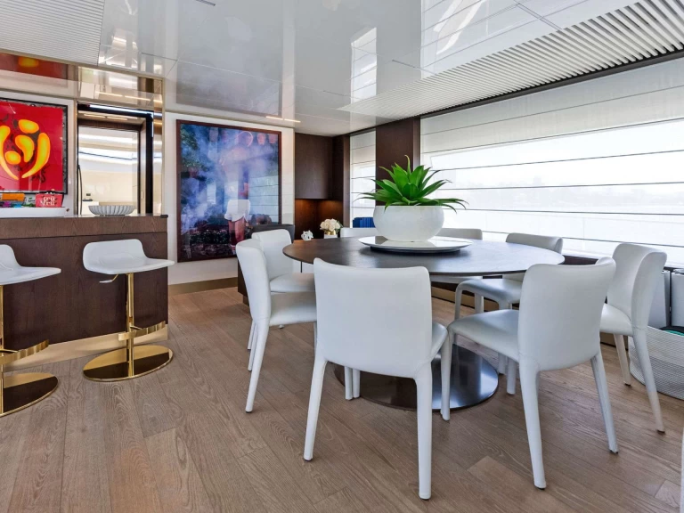 Verhuur Jacht Ferretti met vaarbewijs