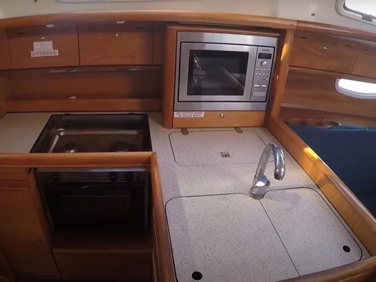 Bootverhuur Bavaria Bavaria 34 in Kiáto via SamBoat