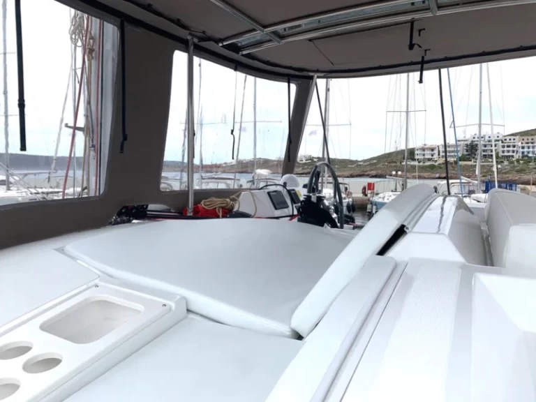 Catamaran te huur in Ligia voor de beste prijs