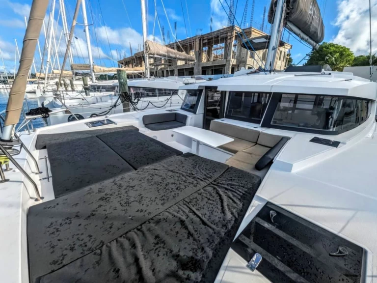 Huur een Bali Bali 4.2 in Nassau