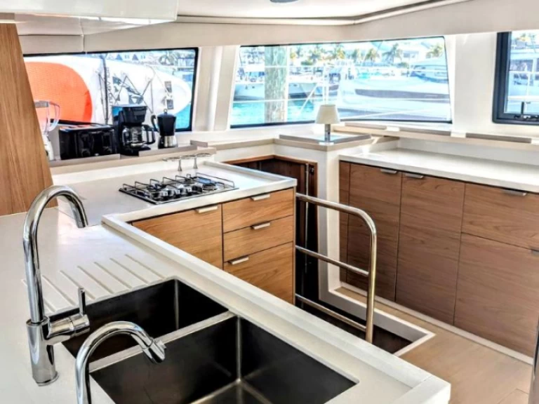 Huur een Bali Bali 4.6 in Nassau