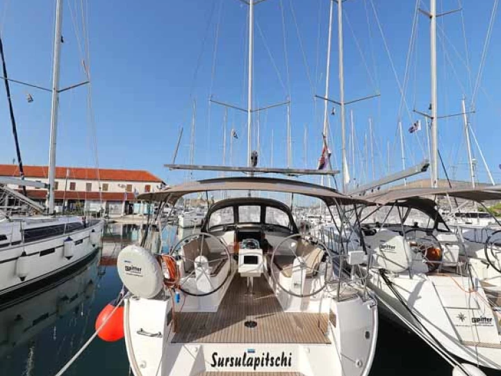 Bootverhuur Bavaria Cruiser 37 in Pula via SamBoat