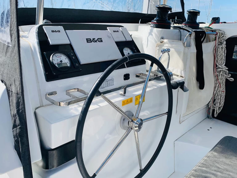 Verhuur Catamaran Lagoon met vaarbewijs