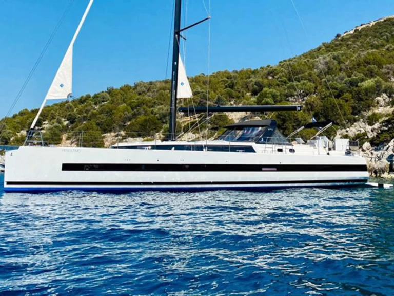 Huur een Bénéteau Oceanis Yacht 62 in Álimos