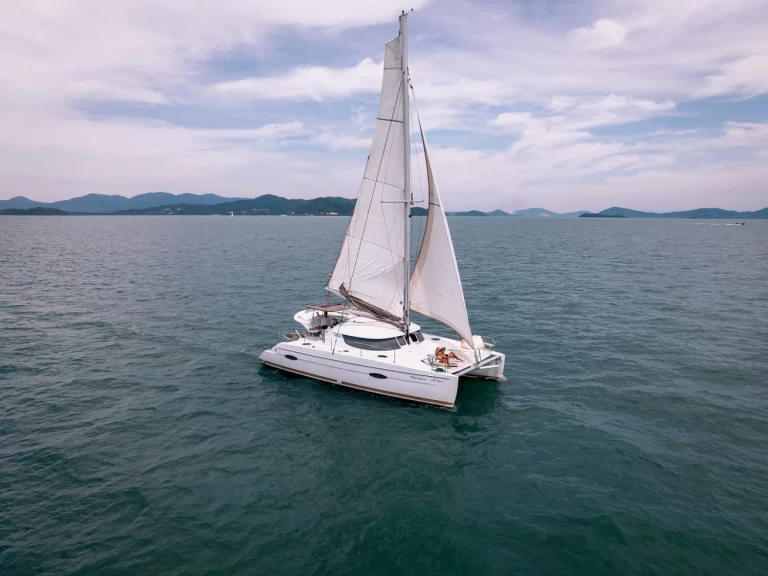 Verhuur Catamaran Fountaine Pajot met vaarbewijs