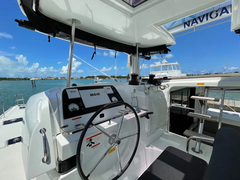 Huur een Lagoon Lagoon 42 in Álimos