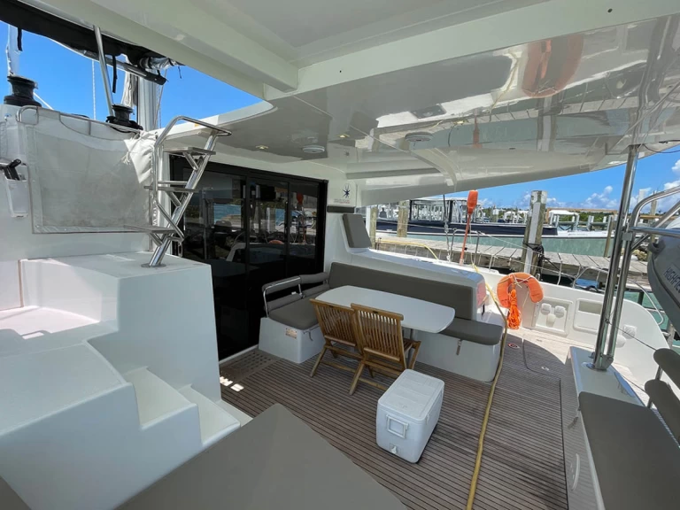 Verhuur Catamaran in Álimos - Lagoon Lagoon 42