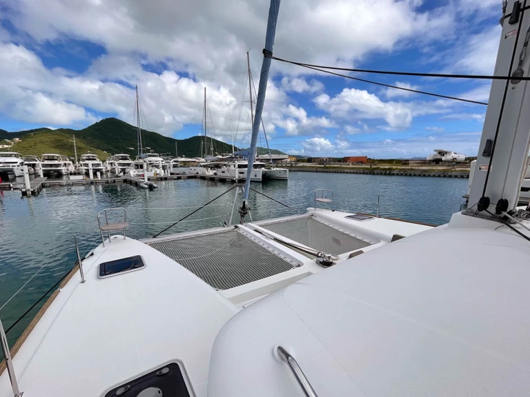 Lagoon Lagoon 450 F te huur van particulier of professional in Álimos