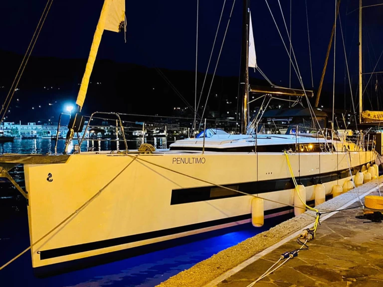 Bootverhuur Álimos goedkoop Oceanis Yacht 62