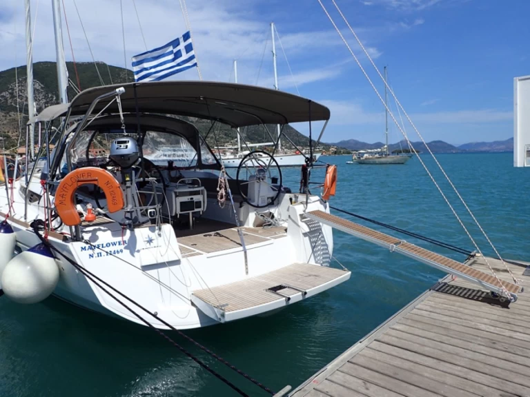 Verhuur Zeilboot in Néa Péramos - Jeanneau Sun Odyssey 519