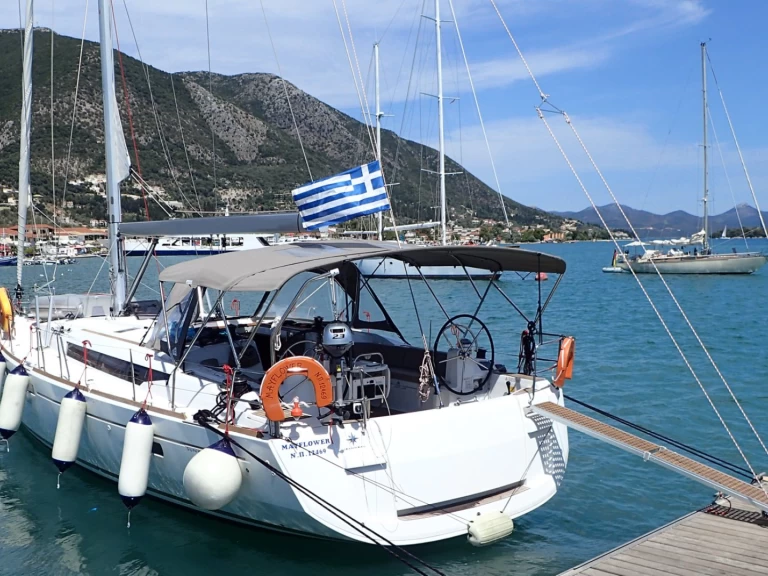 Bootverhuur Jeanneau Sun Odyssey 519 in Néa Péramos via SamBoat