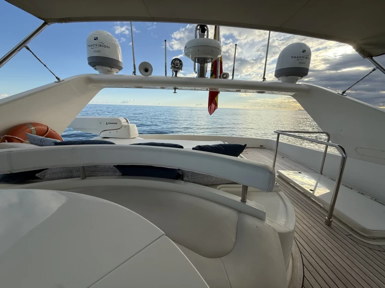 Huur een Ferretti 68 aniversary in Marbella