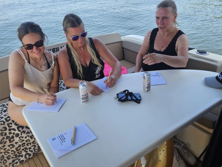 Verhuur Motorboot Quicksilver met vaarbewijs