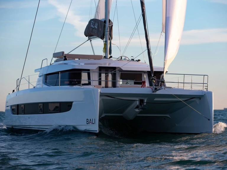 Verhuur Catamaran Bali met vaarbewijs