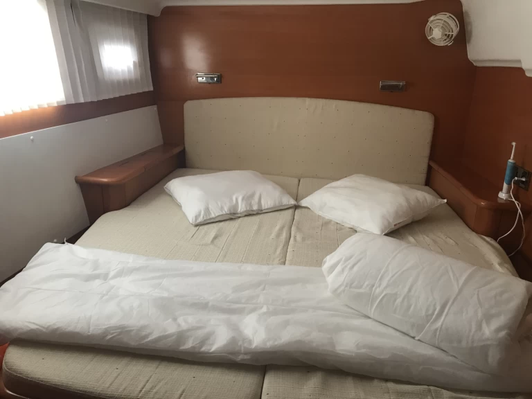 Verhuur Catamaran Lagoon met vaarbewijs