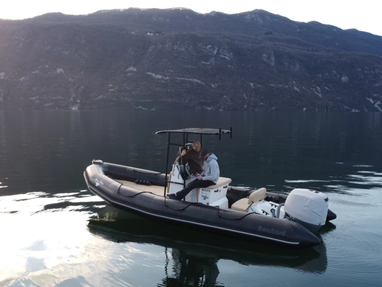 Bootverhuur Bombard Sunrider 650 Neo Edition in Aix-les-Bains via SamBoat