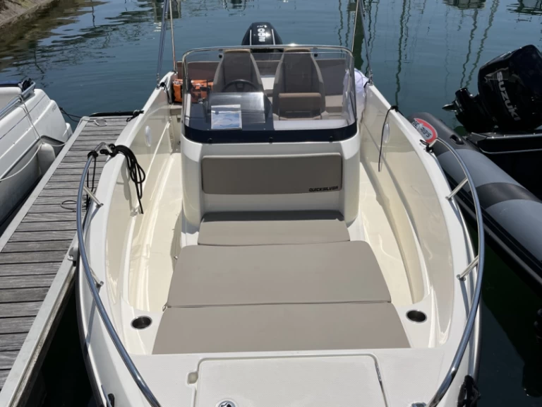 Huur Motorboot met of zonder schipper Quicksilver in Arzon