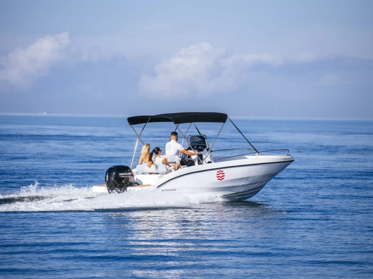 Bootverhuur Oktogon Venturo 21 in Petrcane via SamBoat