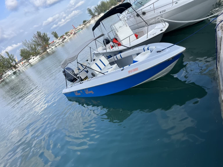 Huur Motorboot met of zonder schipper Custom Made in Nassau