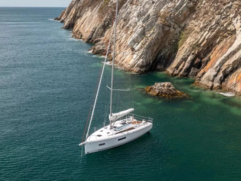 Bootverhuur Ajaccio goedkoop OCEANIS 37.1 OCEANIS 37.1