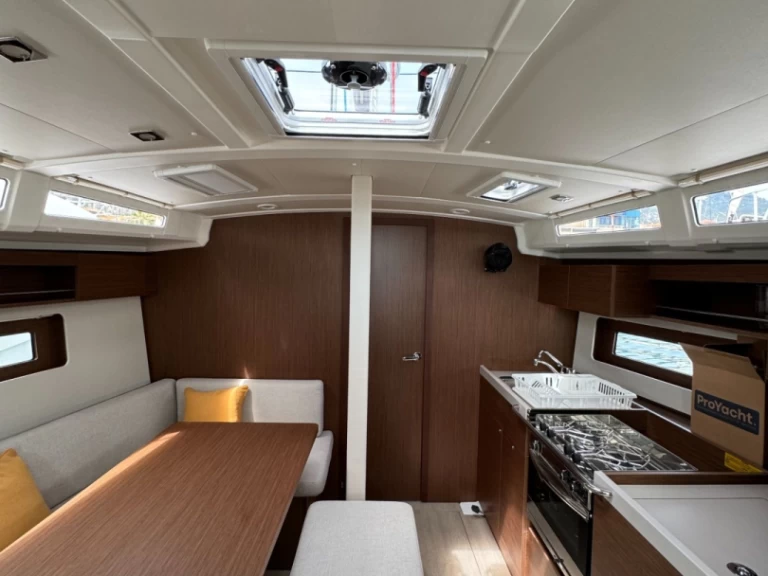 Verhuur Zeilboot in Ajaccio - Bénéteau OCEANIS 37.1 OCEANIS 37.1