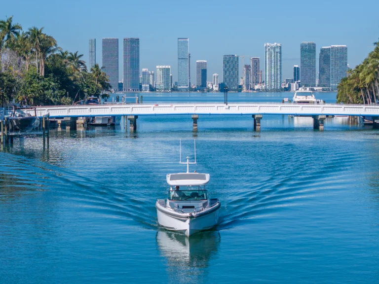 Bootverhuur Miami goedkoop 38 Sun-Top