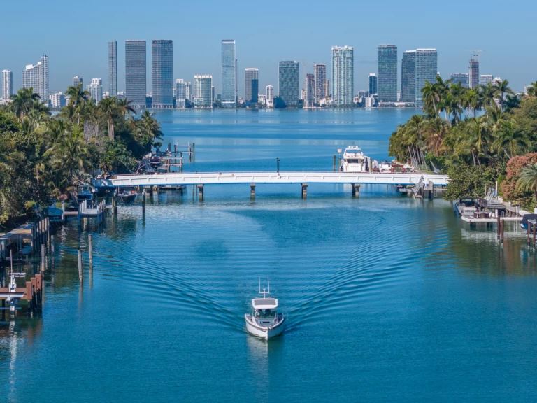 Bootverhuur Axopar 38 Sun-Top in Miami via SamBoat