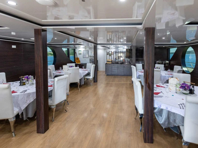 Huur Jacht met of zonder schipper  in Šibenik