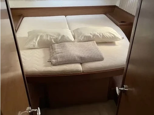 Verhuur Catamaran Lagoon met vaarbewijs