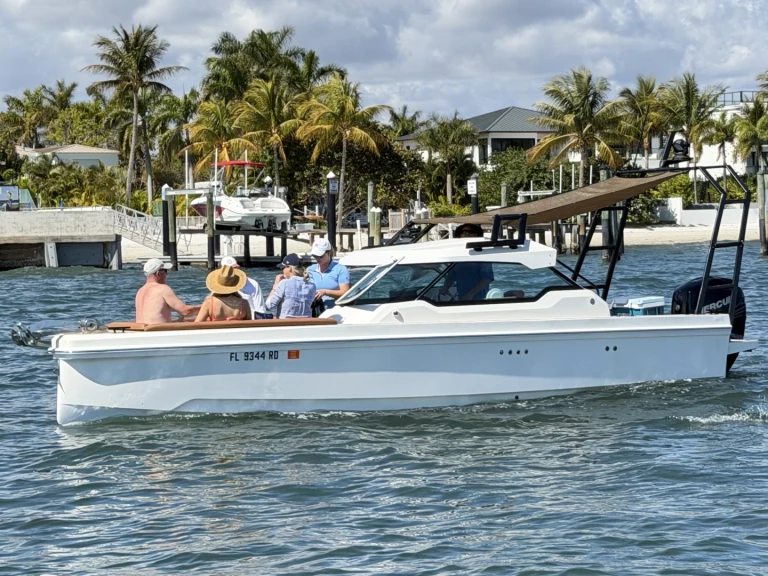 Verhuur Jacht Axopar met vaarbewijs