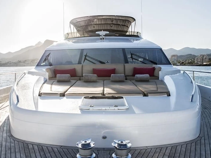 Huur een Princess Princess 85 in Port Vauban