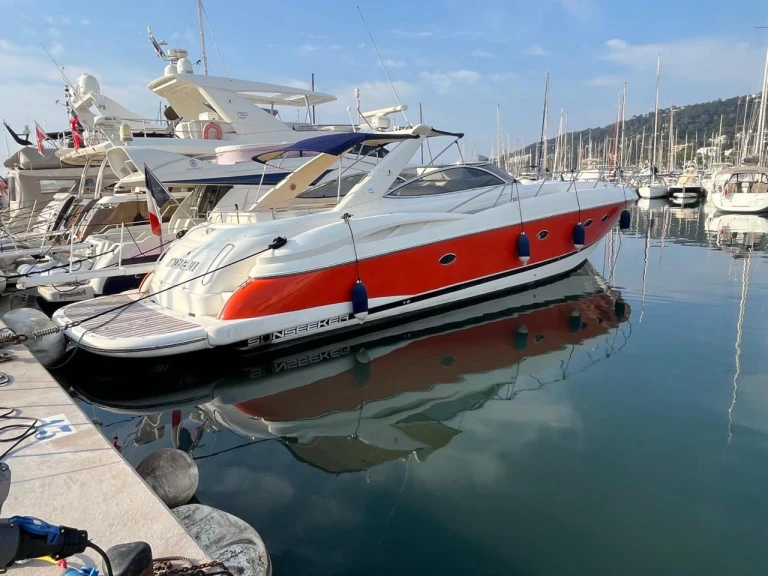 Verhuur Motorboot in Port Camille Rayon - Sunseeker Predator 56