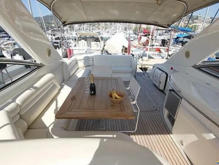Verhuur Motorboot Sunseeker met vaarbewijs