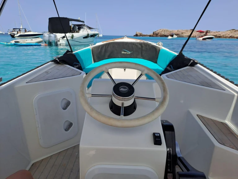 Motorboot te huur in Málaga voor de beste prijs