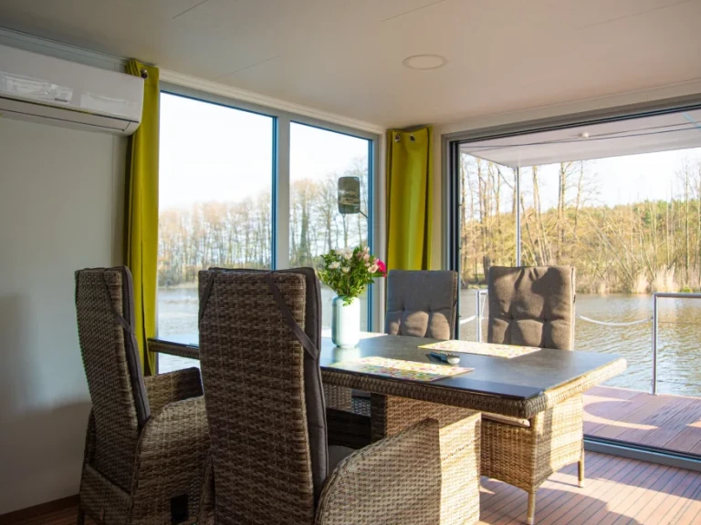 Verhuur Woonboot WOMA met vaarbewijs