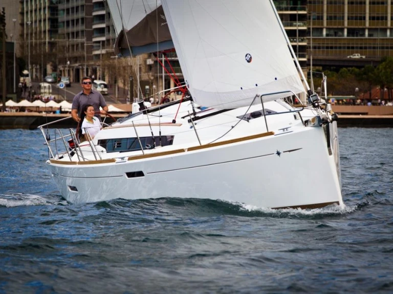 Huur een Jeanneau Sun Odyssey 379 in Port-Haliguen