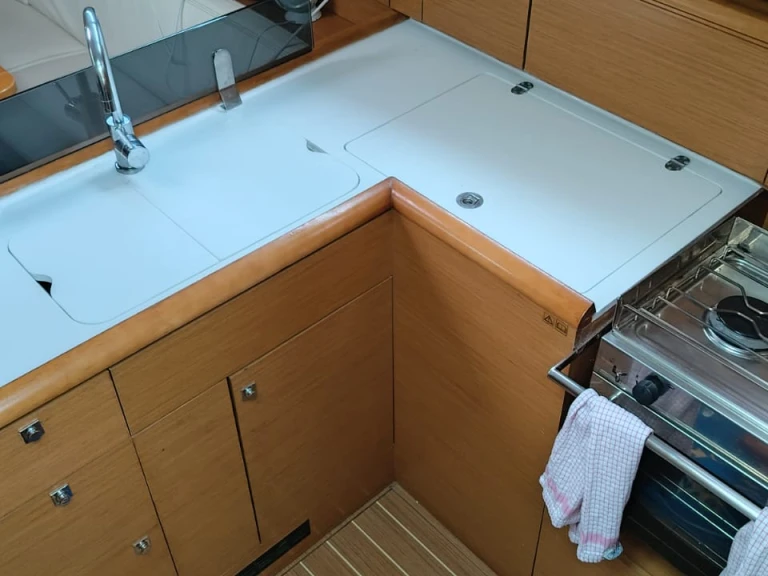 Verhuur Zeilboot in Port-Haliguen - Jeanneau Sun Odyssey 379