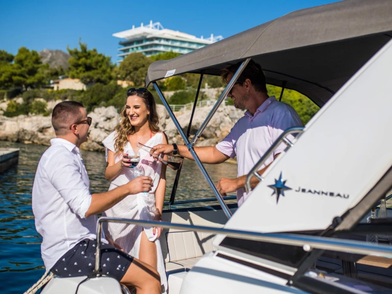 Jeanneau Leader 30 te huur van particulier of professional in Dubrovnik