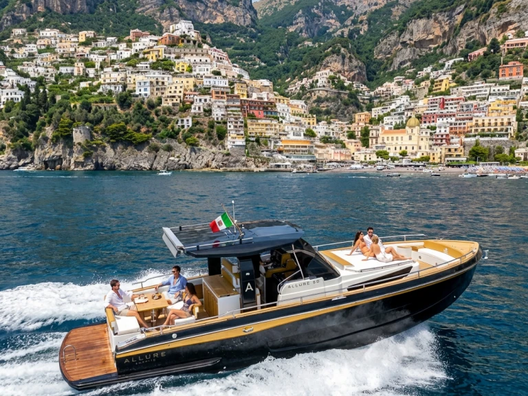 Huur een Allure 38 in Sorrento