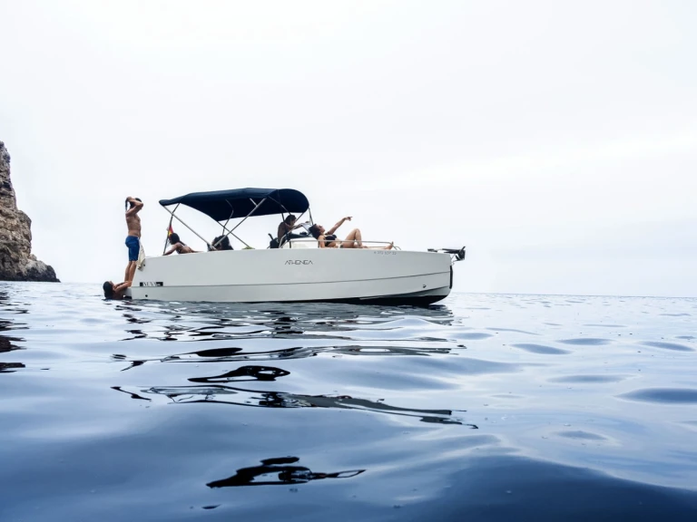 Huur een Nuva Nuva M6 in Fornells