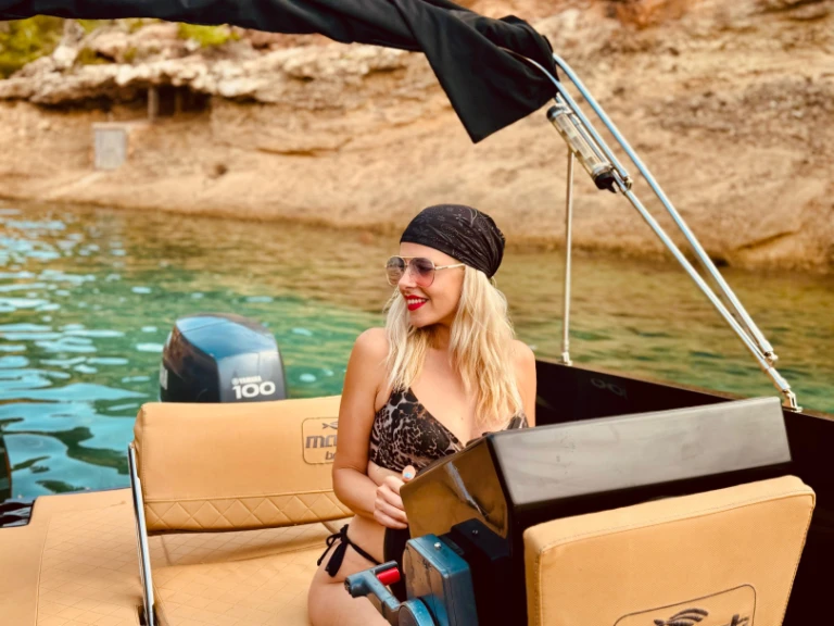 Motorboot te huur in Sant Antoni de Portmany voor de beste prijs