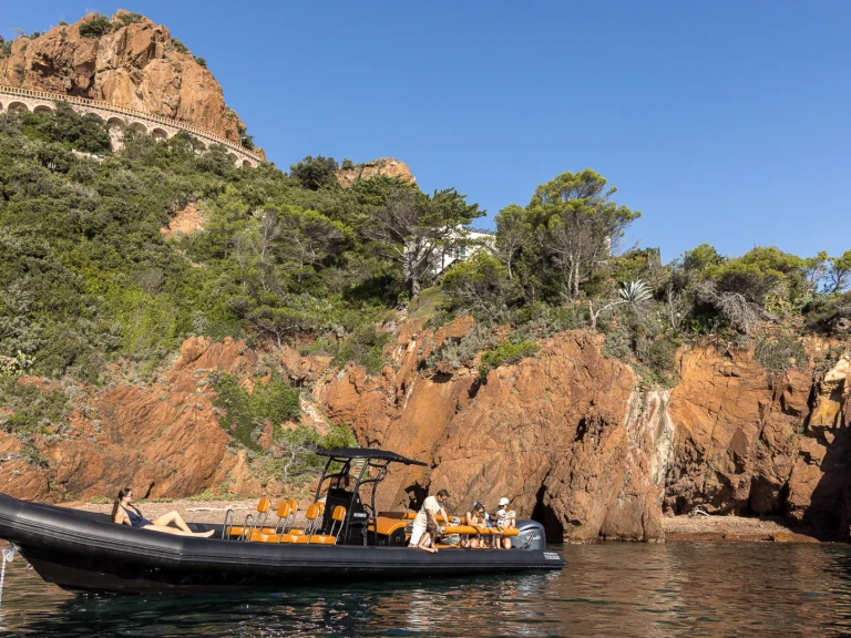 Huur een Narwhal Fast 1100 in Mandelieu-la-Napoule