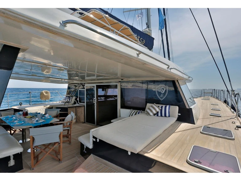 Catamaran te huur in Keramotí voor de beste prijs