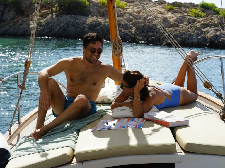 Huur Motorboot met of zonder schipper Medvolt Marine in Portals Nous