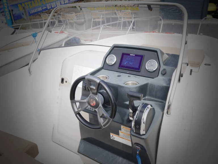 Huur een Quicksilver QUICKSILVER 675 ACTIV in La Baule-Escoublac