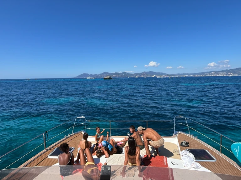 Verhuur Motorboot in Monaco - Fountaine Pajot Cumberland 44