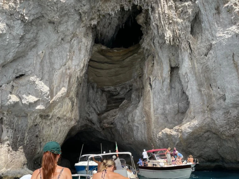 Verhuur Motorboot bimax met vaarbewijs