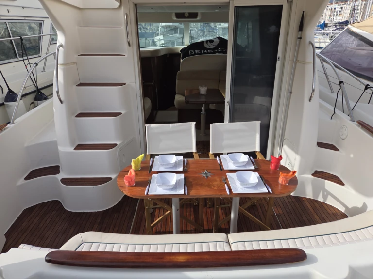 Huur een Jeanneau Prestige 36 Fly in Toulon