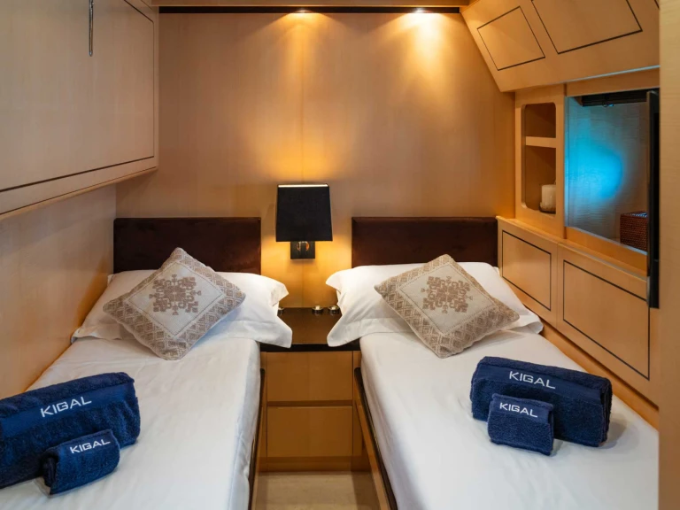  Arno Leopard 27 te huur van particulier of professional in Porto Rotondo