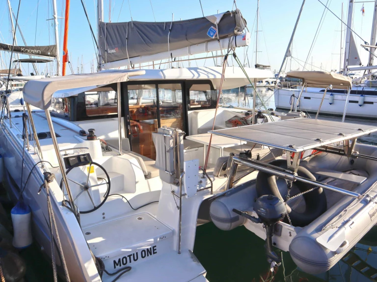 Huur een Excess Excess 11 in Néa Péramos